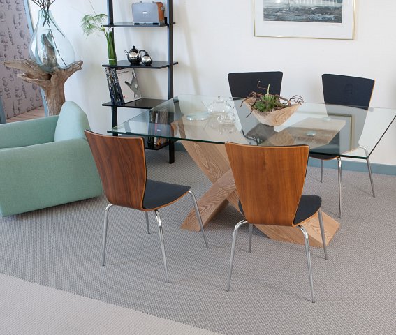 Contemporary dining area with Faroe grey wool carpet